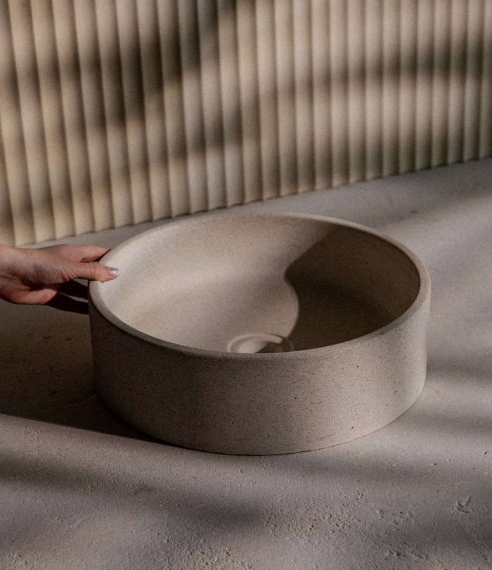 Round concrete basin